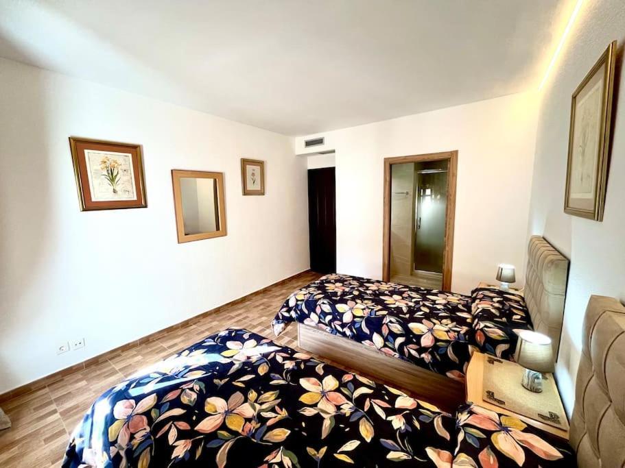 Puerto Banus -4 8 Persons - Parking - At 100m Apartment